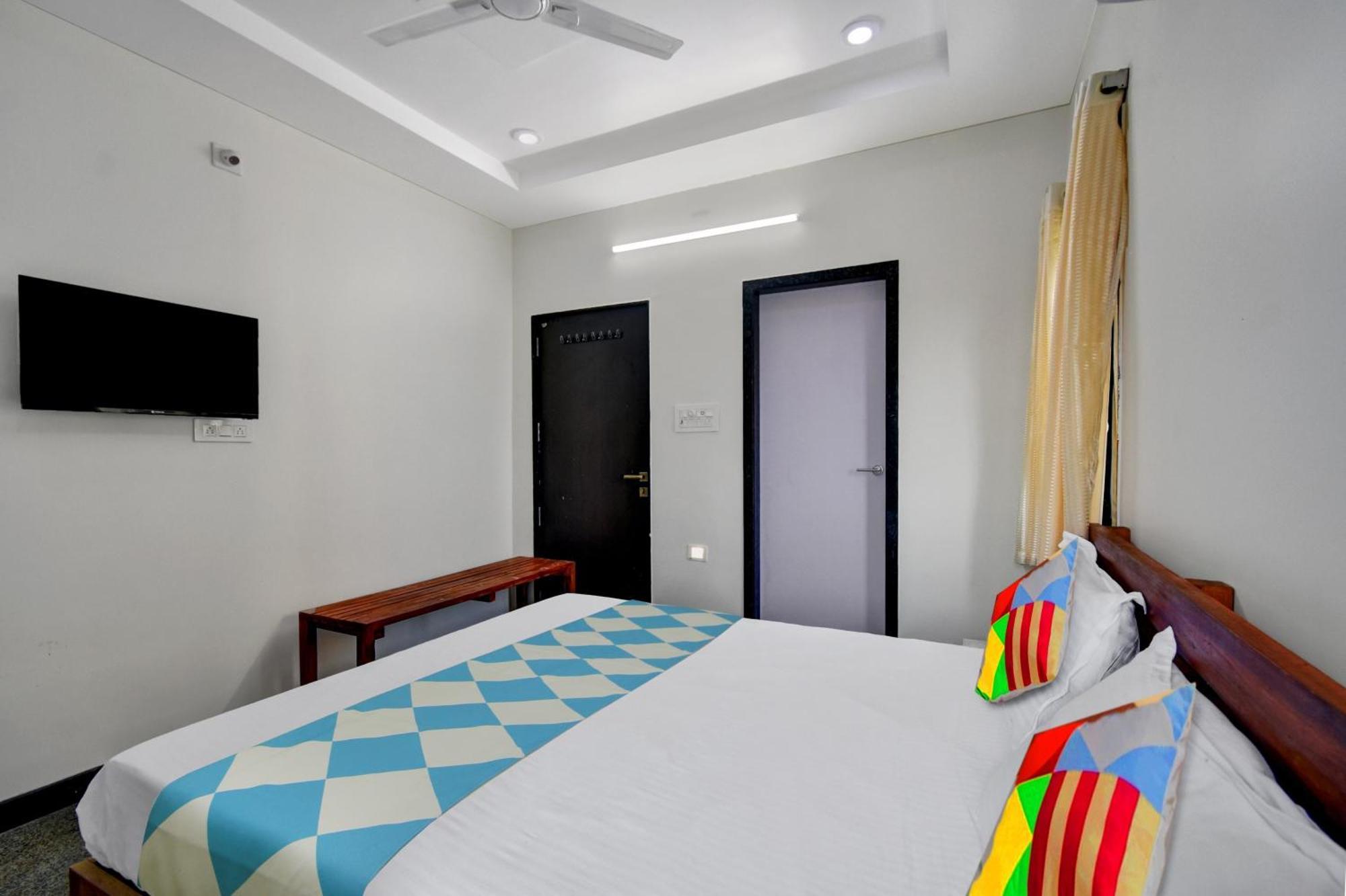 Oyo Home Msr Guest Inn Homestay Nellore Esterno foto