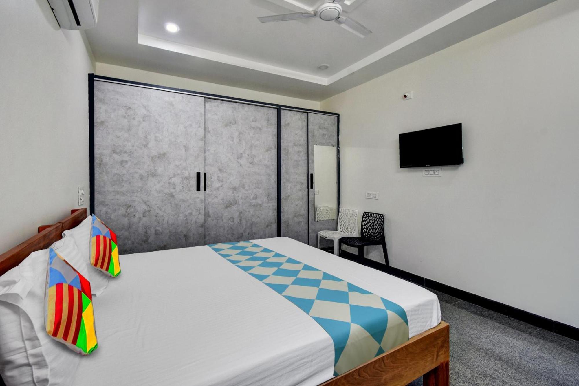 Oyo Home Msr Guest Inn Homestay Nellore Esterno foto